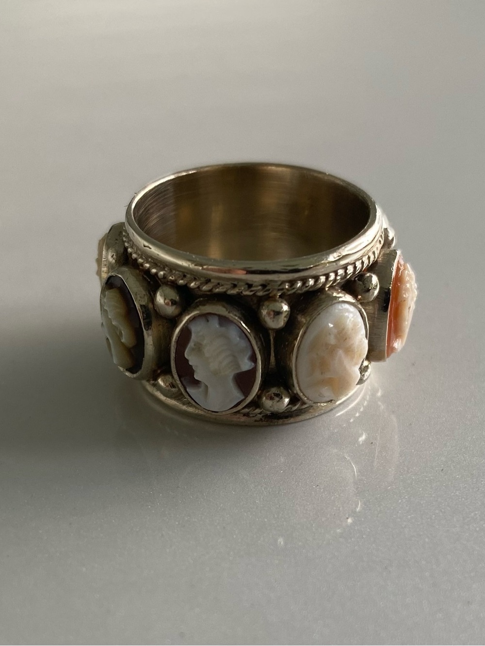 Vintage 18k White Gold Cameo Ring (1950’s)